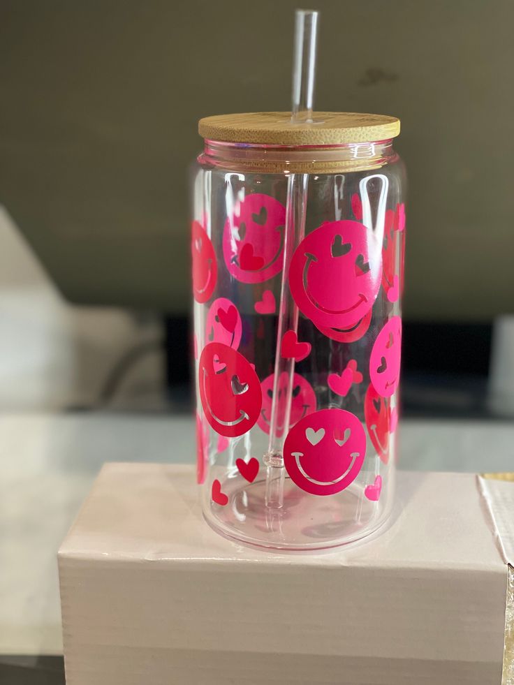 Love Emoji Glass Can